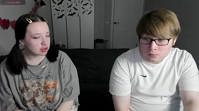 Snapshot of JayMollyy chatting on April 2026 05:20:02 PM JayMollyy online show from April 2026 05:20:02 PM