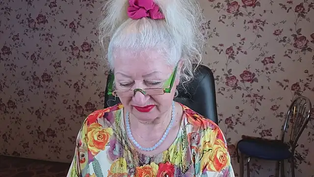 Maya Mayflower online show from December 2025 04:52:01 AM