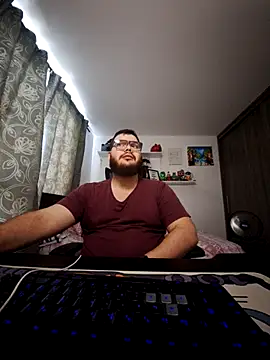 Snapshot of Edmund98 chatting on November 2025 07:58:01 PM Edmund98 online show from November 2025 07:58:01 PM