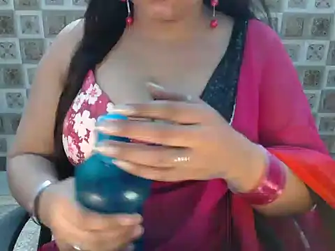Snapshot of Surjeet_Kaur chatting on July 2026 06:00:02 AM Surjeet Kaur online show from July 2026 06:00:02 AM