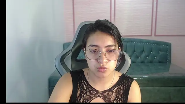 alexa romero t online show from September 2025 01:02:01 PM