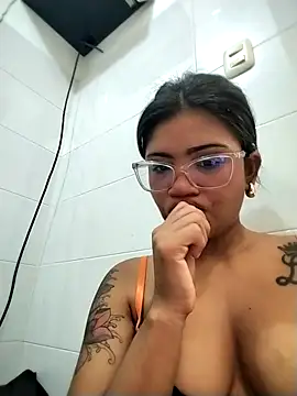 NovaMichel online show from September 2025 12:30:01 PM