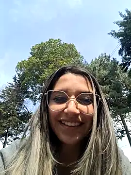 Isabella Varella online show from March 2025 07:42:02 PM