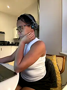 Melia Rayne online show from November 2025 03:55:01 PM