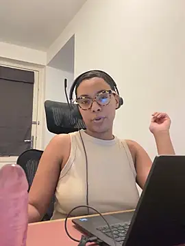 Melia Rayne online show from December 2025 11:19:01 AM