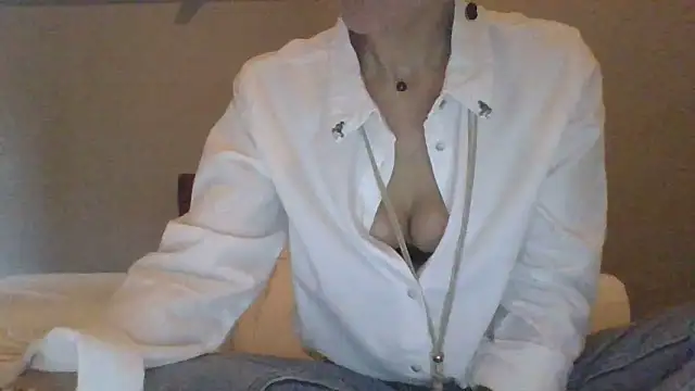 Valentinette online show from February 2026 04:16:02 PM