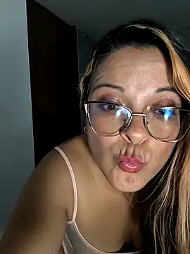 Snapshot of KimyCox_16 chatting on March 2025 12:16:01 AM KimyCox 16 online show from March 2025 12:16:01 AM