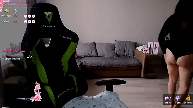 Snapshot of LisaAsianFlower chatting on March 2025 05:11:02 AM LisaAsianFlower online show from March 2025 05:11:02 AM