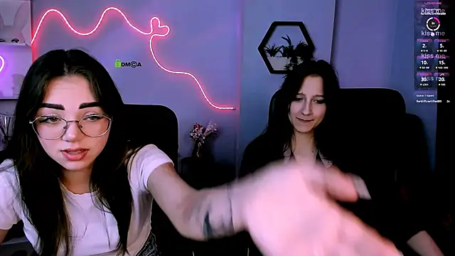 Snapshot of kiki_swan chatting on February 2026 08:36:02 PM kiki swan online show from February 2026 08:36:02 PM