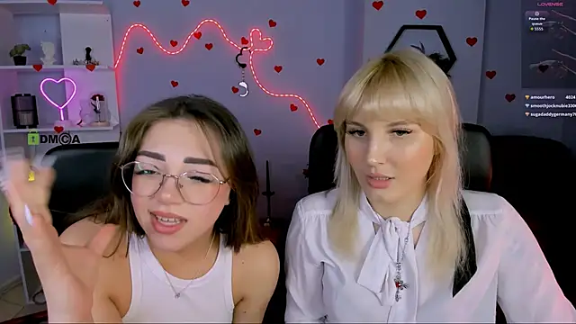 Snapshot of kiki_swan chatting on April 2026 08:20:02 PM kiki swan online show from April 2026 08:20:02 PM