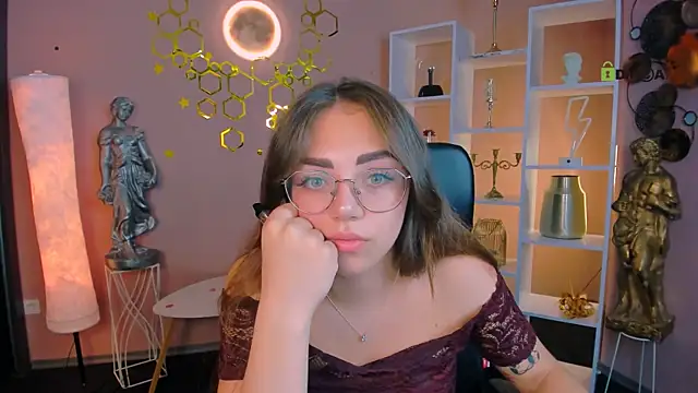 kiki swan online show from July 2026 05:57:01 AM