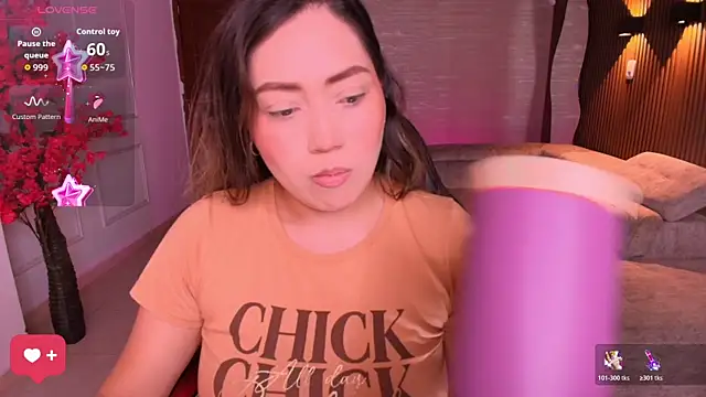 Snapshot of heidy_johns chatting on April 2026 12:10:01 PM heidy johns online show from April 2026 12:10:01 PM