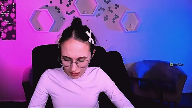 mona cloud online show from December 2025 01:10:02 AM