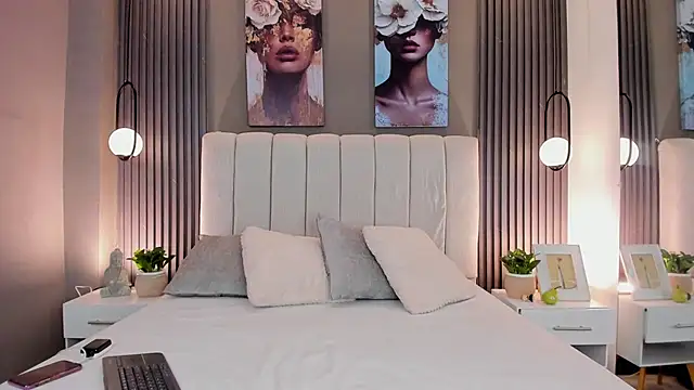 Snapshot of GiannaColling1 chatting on November 2025 08:08:02 PM GiannaColling1 online show from November 2025 08:08:02 PM