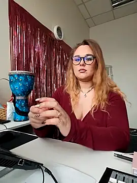 Juicy PeachLux online show from November 2025 07:47:02 AM