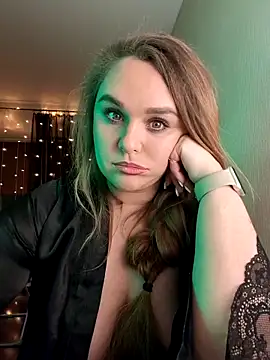 Juicy PeachLux online show from December 2025 06:35:02 PM