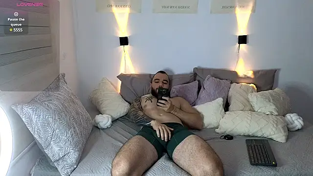 Isaac Carter online show from March 2025 10:18:02 AM