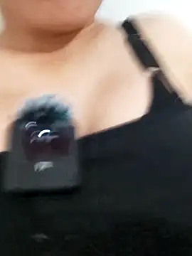 saraaxx1 online show from August 2026 10:23:01 PM