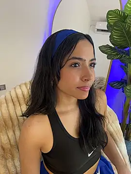  Emily Thompson  online show from March 2026 02:05:02 AM