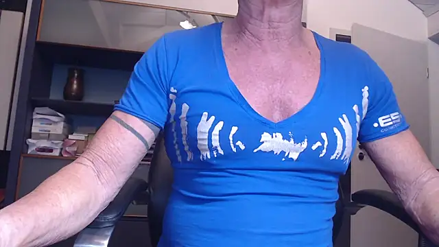 Snapshot of munichrubber chatting on December 2024 05:32:01 AM munichrubber online show from December 2024 05:32:01 AM