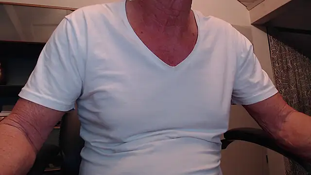 Snapshot of munichrubber chatting on December 2024 05:58:01 AM munichrubber online show from December 2024 05:58:01 AM