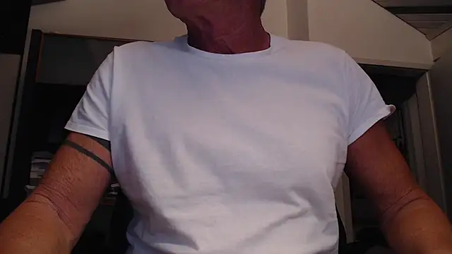 Snapshot of munichrubber chatting on December 2024 04:19:02 PM munichrubber online show from December 2024 04:19:02 PM