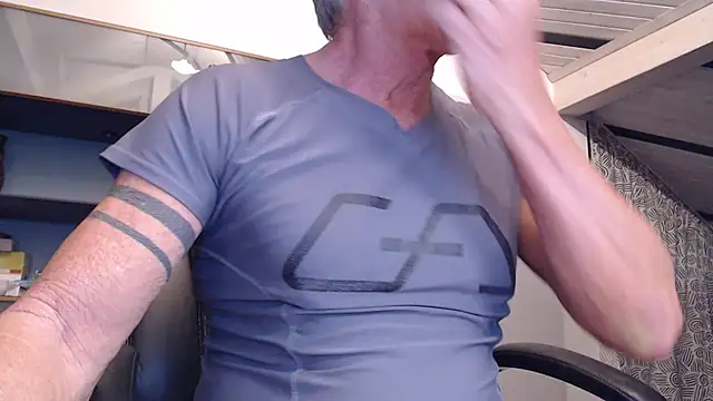 Snapshot of munichrubber chatting on October 2025 04:43:02 AM munichrubber online show from October 2025 04:43:02 AM