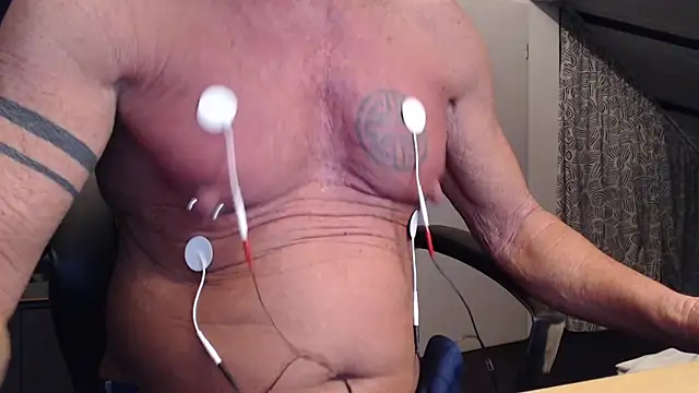 Snapshot of munichrubber chatting on October 2025 05:00:02 AM munichrubber online show from October 2025 05:00:02 AM