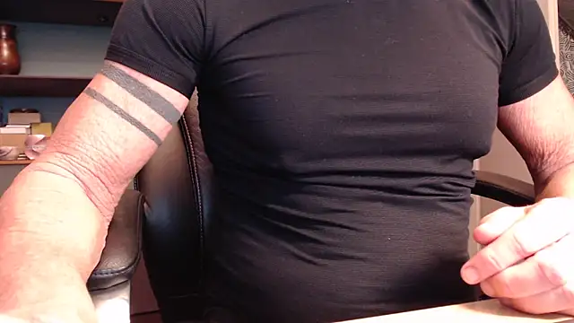 Snapshot of munichrubber chatting on November 2025 04:16:01 PM munichrubber online show from November 2025 04:16:01 PM