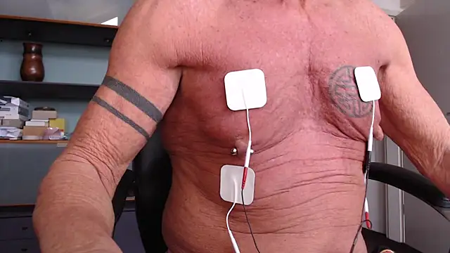 Snapshot of munichrubber chatting on December 2025 09:40:01 AM munichrubber online show from December 2025 09:40:01 AM