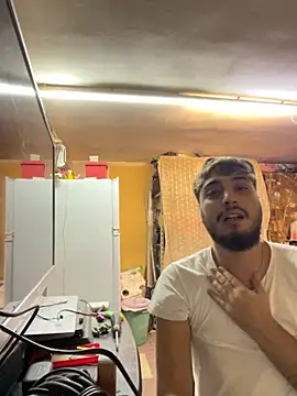 Snapshot of Bello98sud chatting on October 2025 04:13:02 PM Bello98sud online show from October 2025 04:13:02 PM