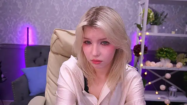 Snapshot of SelenaIris chatting on March 2025 08:45:01 AM SelenaIris online show from March 2025 08:45:01 AM