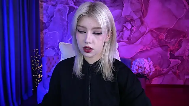 Snapshot of SelenaIris chatting on September 2025 06:29:02 AM SelenaIris online show from September 2025 06:29:02 AM