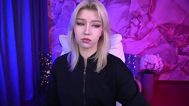 Snapshot of SelenaIris chatting on October 2025 07:04:02 AM SelenaIris online show from October 2025 07:04:02 AM