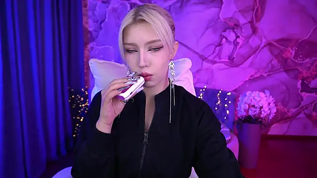 Snapshot of SelenaIris chatting on October 2025 06:21:02 AM SelenaIris online show from October 2025 06:21:02 AM