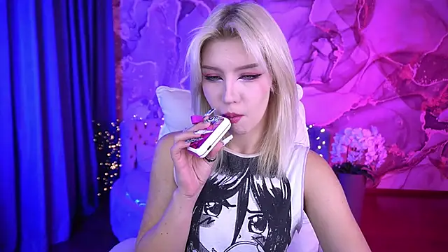 Snapshot of SelenaIris chatting on October 2025 06:44:01 AM SelenaIris online show from October 2025 06:44:01 AM