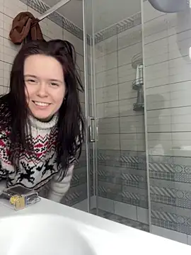 Snapshot of _LunaMirana_ chatting on March 2025 10:48:01 PM LunaMirana online show from March 2025 10:48:01 PM