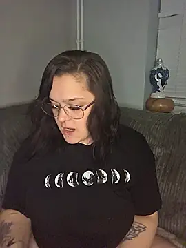 Saucy-Serenity online show from October 2025 07:25:02 PM