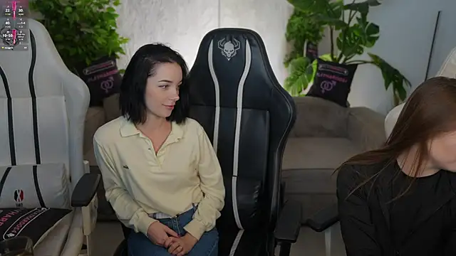 Snapshot of Billie054 chatting on November 2025 07:58:01 AM Billie054 online show from November 2025 07:58:01 AM