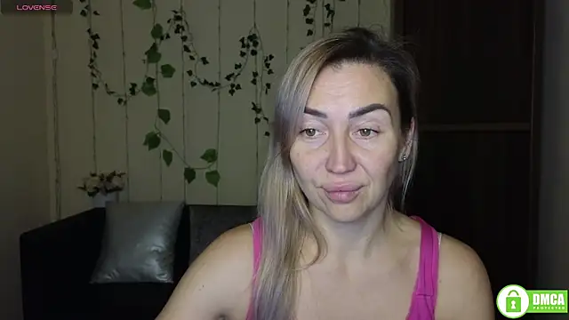 Snapshot of Kiss_julli88I chatting on December 2025 06:25:02 PM Kiss julli88I online show from December 2025 06:25:02 PM