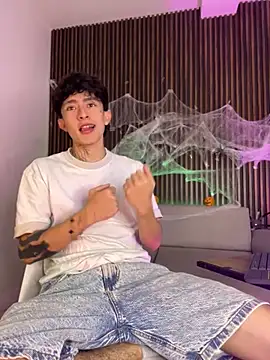 troy rouge online show from October 2025 07:25:02 PM