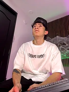 troy rouge online show from October 2025 07:12:01 PM