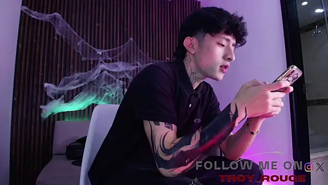 troy rouge online show from October 2025 07:14:02 PM