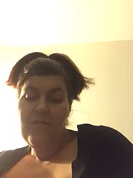 Snapshot of Curvy-Essex-Milf chatting on March 2025 03:54:02 AM Curvy-Essex-Milf online show from March 2025 03:54:02 AM