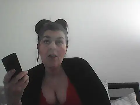 Snapshot of Curvy-Essex-Milf chatting on March 2026 12:29:01 PM Curvy-Essex-Milf online show from March 2026 12:29:01 PM