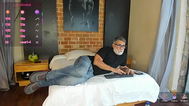 LukeCrews online show from September 2025 08:03:01 PM