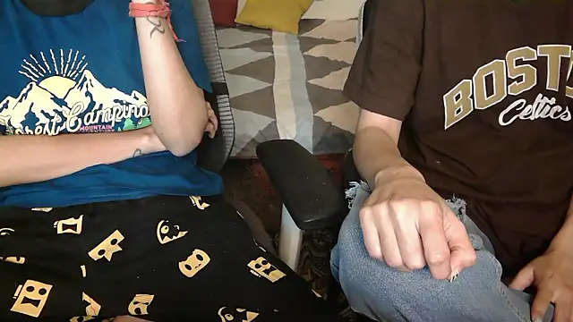 NaughtyThrouple007 online show from February 2026 07:29:02 PM