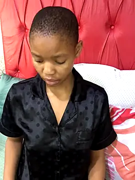 BondiBitch online show from October 2025 09:04:02 AM