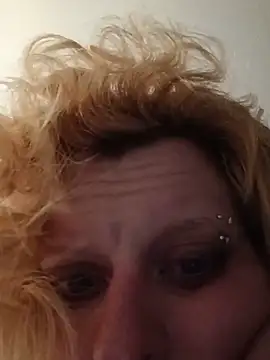 Snapshot of KITTYBOOBOOFUXX chatting on April 2026 10:06:01 AM KITTYBOOBOOFUXX online show from April 2026 10:06:01 AM