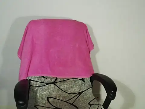 Hannah Kiim online show from March 2026 09:50:01 PM